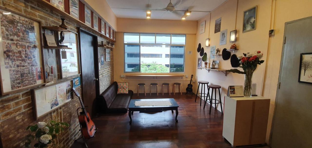 Escape Backpackers Kk Vandrehjem Kota Kinabalu Eksteriør billede