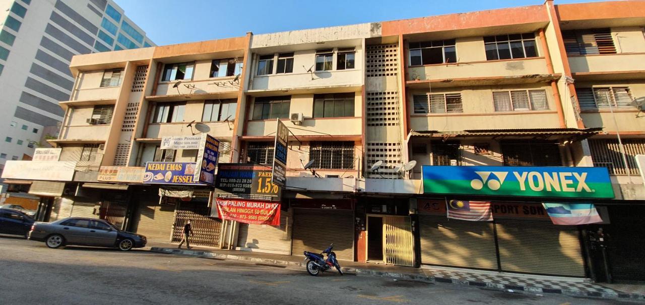 Escape Backpackers Kk Vandrehjem Kota Kinabalu Eksteriør billede